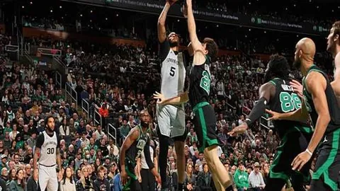 雄鹿客场败北，东部第六位排名遭活塞逆袭引发热议